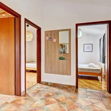 Apartment Adriana *